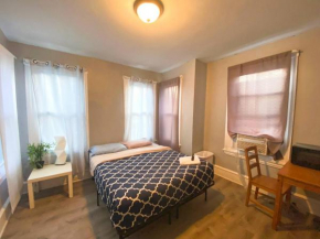 Studio with Bathtub & Free St Parking, 20 min from Downtown